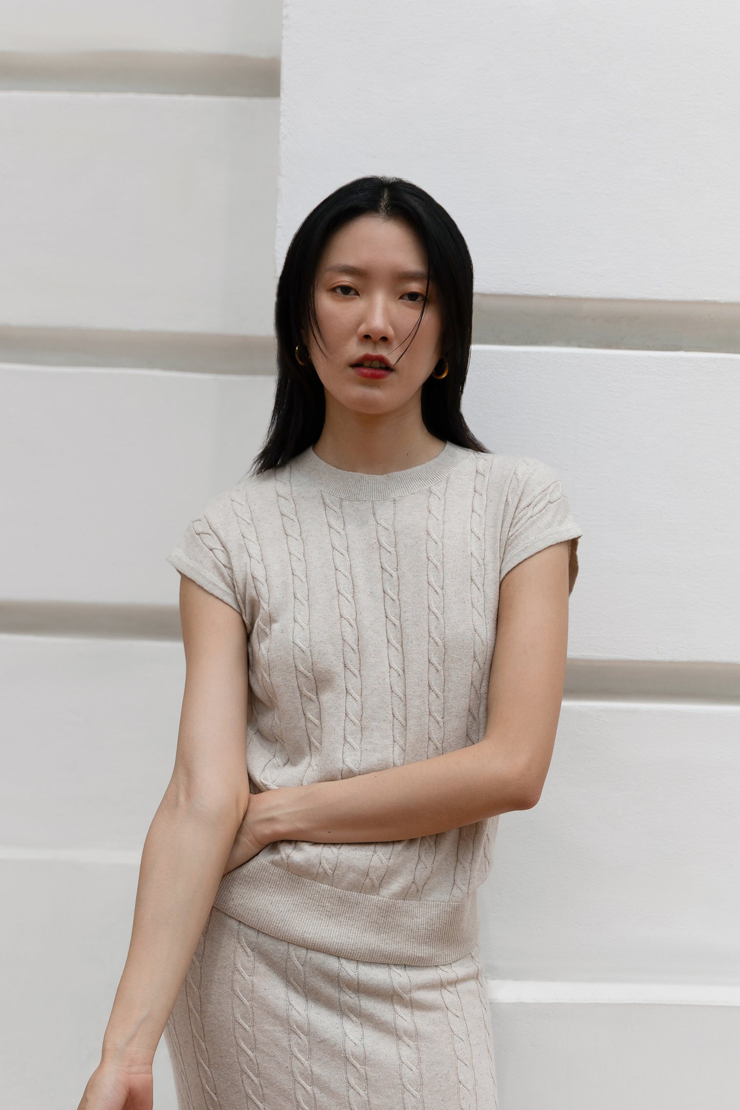 Easy Cable Knit Vest - Wheat