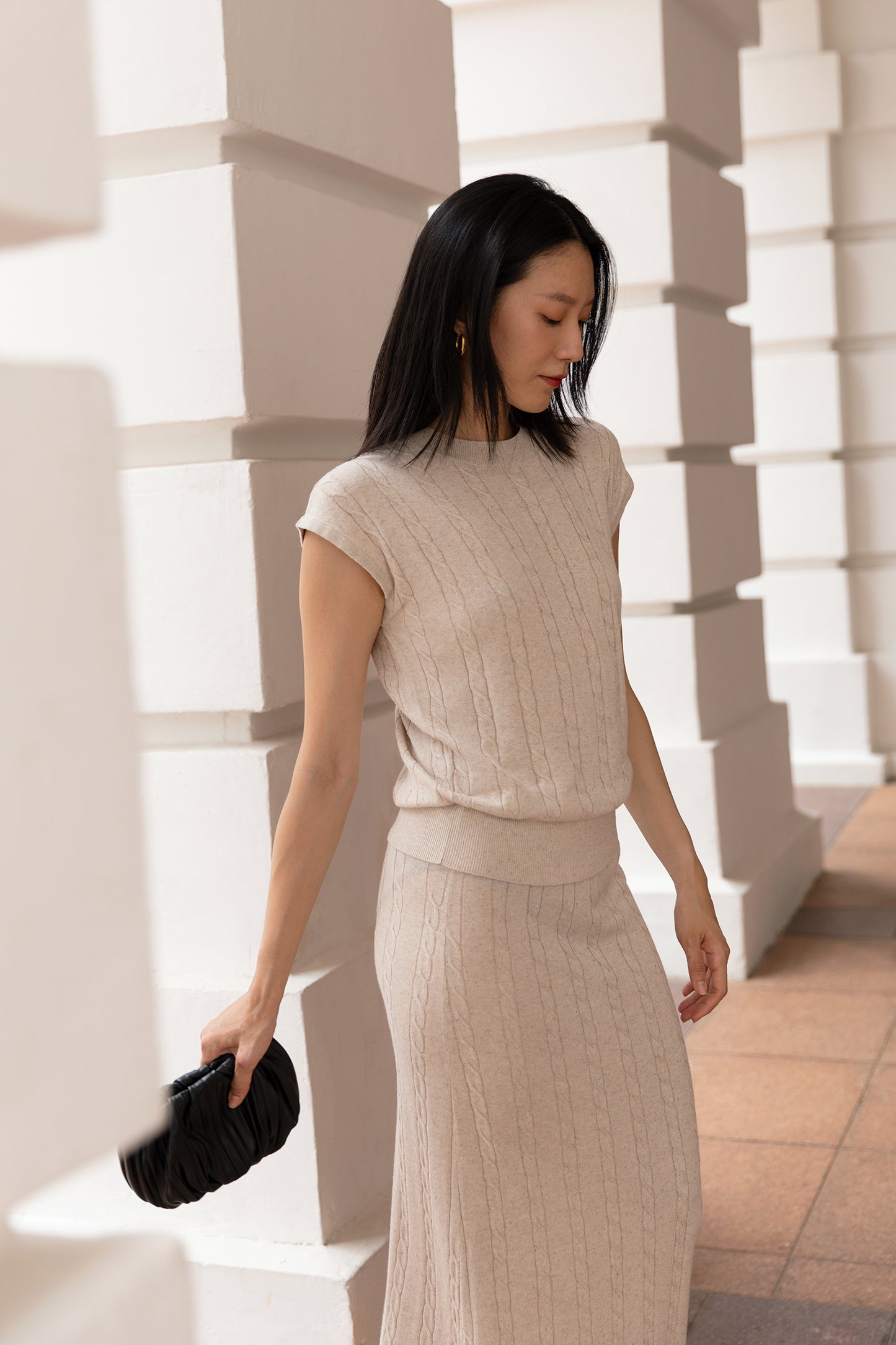 Easy Cable Knit Vest - Wheat