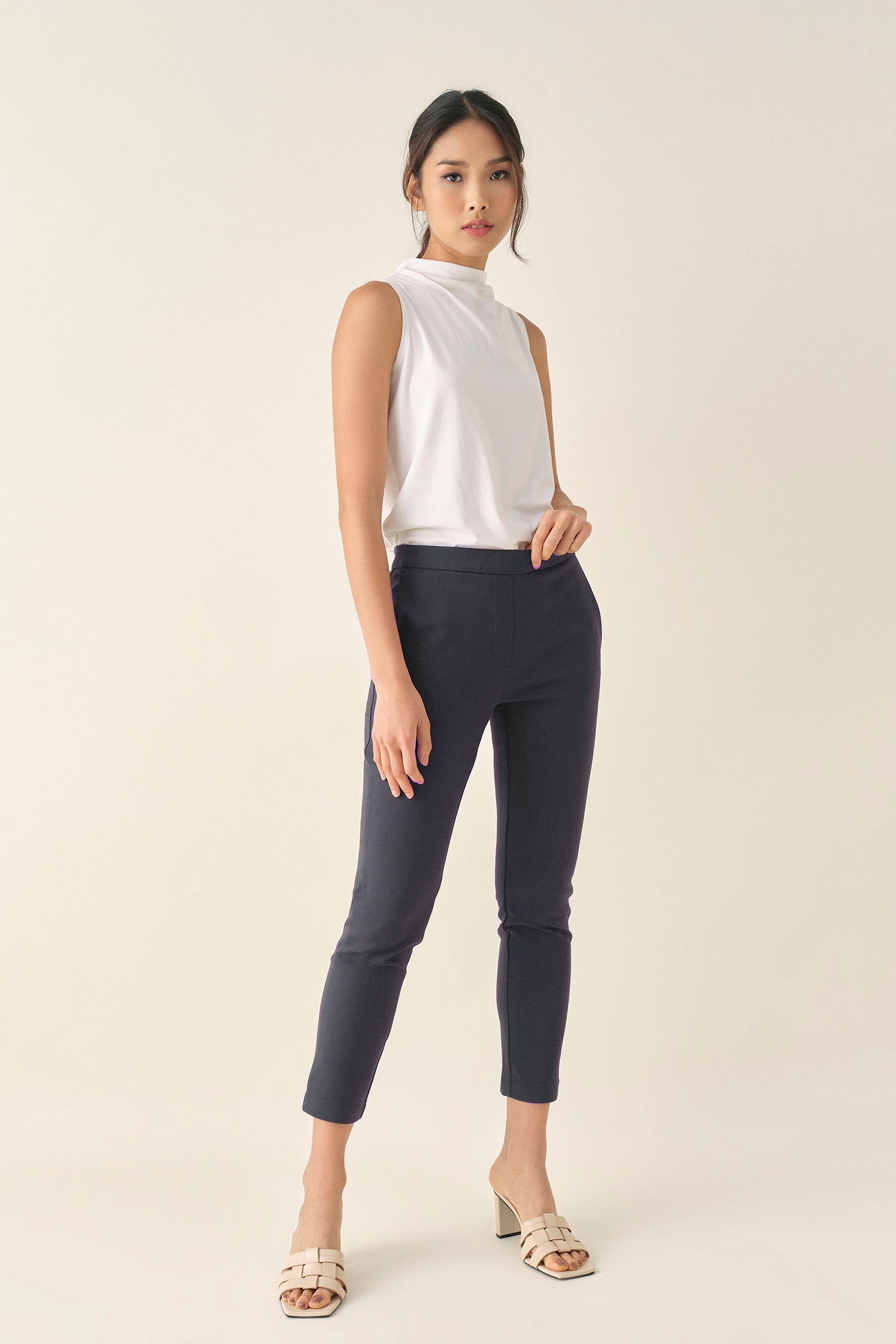 Pull-on Slim Chino - Charcoal